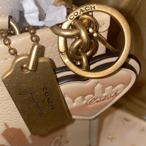 NWT Coach JLO Dempsey Tote 22” with NWT Coach JLO NYC  Wristlet & Bag Charm - Picture 14 of 17